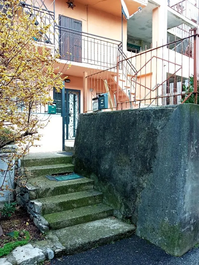 Cute Little Flat With View, 20 Mins To Bgy Airport Apartment Pradalunga 0*,  Italy