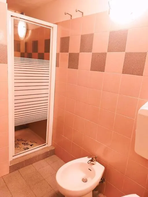 Cute Little Flat With View, 20 Mins To Bgy Airport Apartment Pradalunga 0*,  Italy